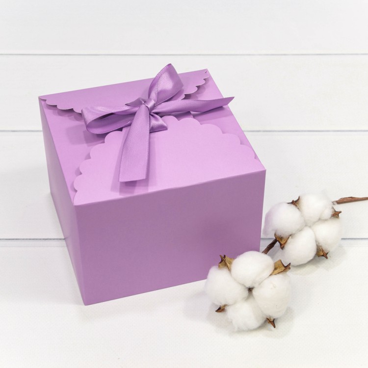 000920-7/1 Коробка Квадратная 14*14*10 сборная с атласной лентой Сиреневый 1/20 1/500