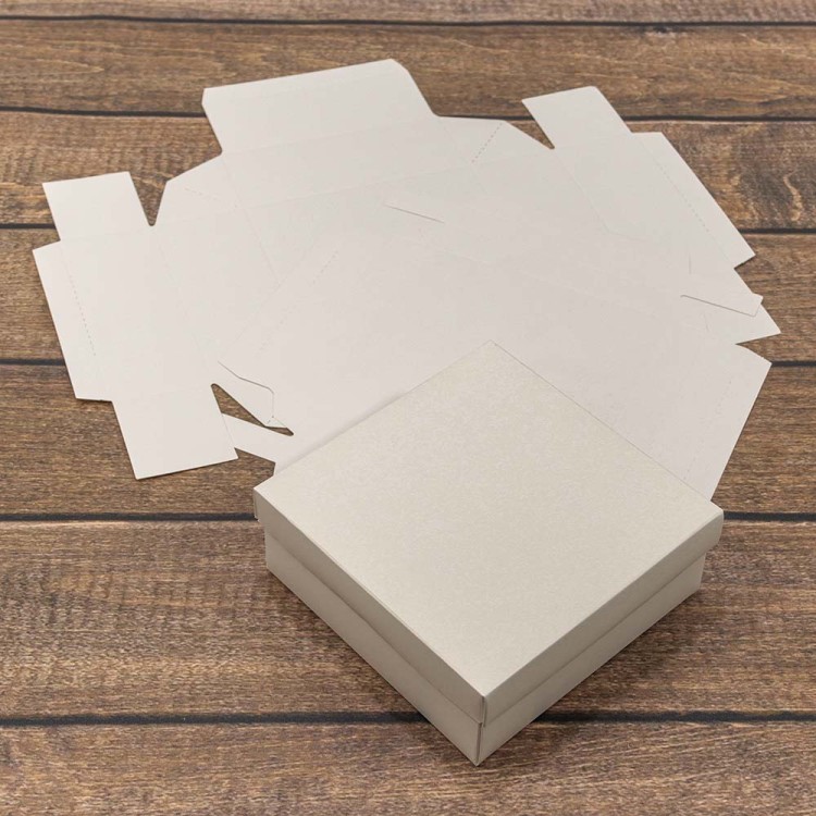 0007548 Коробка Квадратная 13*13*5 сборная Белый 1/20 1/300 0007548 Коробка Квадратная 13*13*5 сборная Белый 1/20 1/300